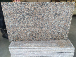 Плитка 600x300 из Западно-Султаевского гранита , фото Купить Плитка 600x300 из Западно-Султаевского гранита в Кызыле